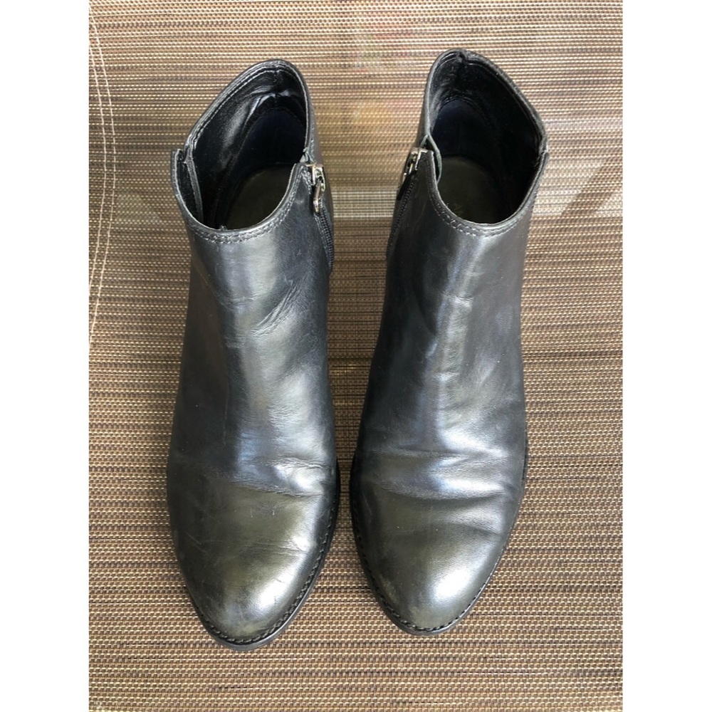 Used Aged Black Leather Antonio Melani Booties